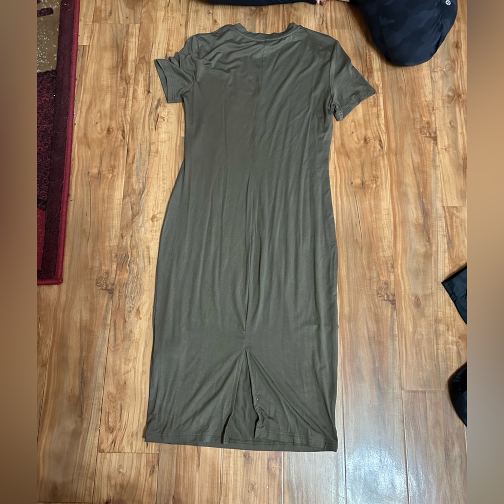 short sleeve medium dress